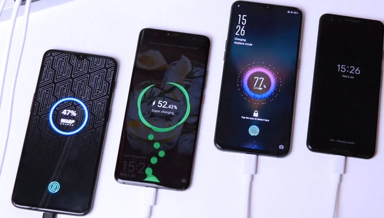 Perbedaan Fast Charging vs Regular Charging & Solusi Masalahnya